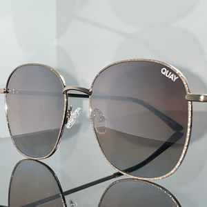 QUAY Jezabell Glitter Round Sunglasses